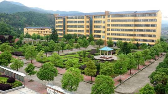 怀化华美学校