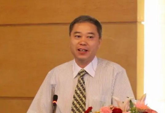 张明远(北京师范大珠海分校教授)