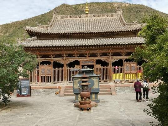 西来寺（青海乐都西来寺）