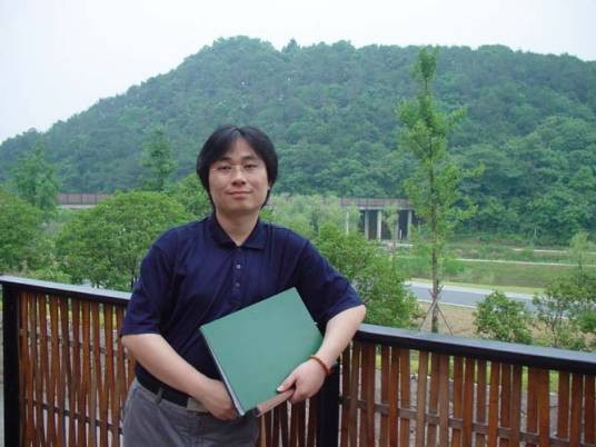 王一飞(中国美术学院教务处副处长、副教授、博士)