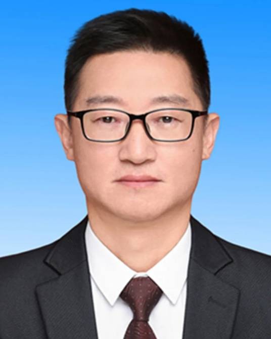 黄伟鹏（汕头市人大常委会党组成员、秘书长、机关党组书记、办公室主任）