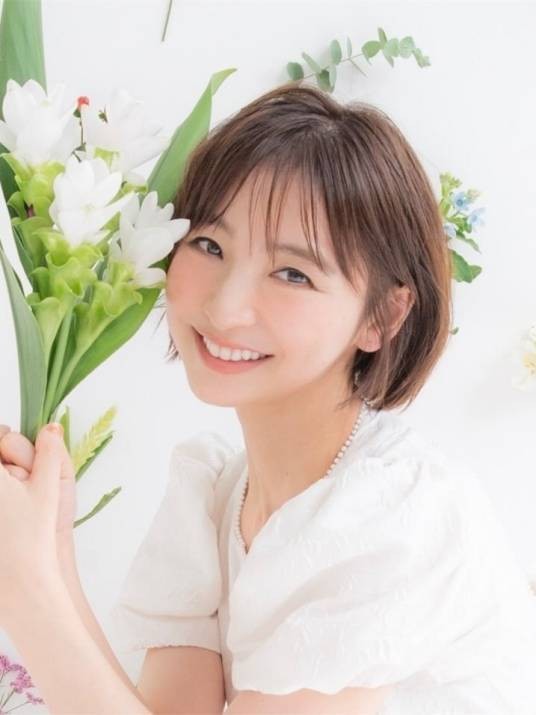 筱田麻里子(1986年3月11日出生于日本的女演员)