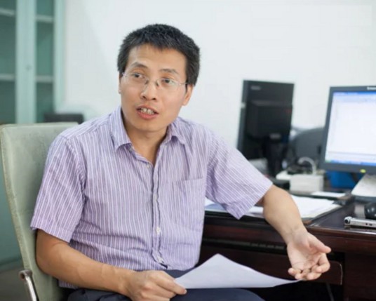 沈群(南方医科大学中医药学院中药制剂教研副主任)