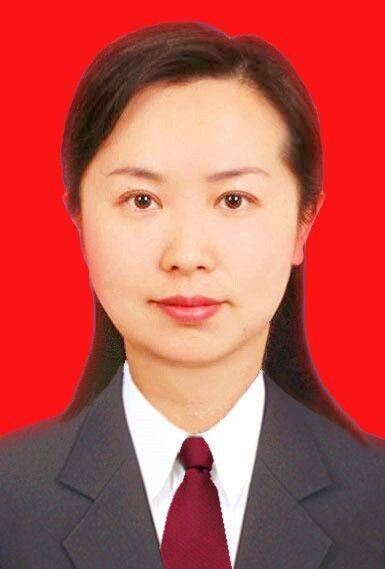 陆薇(四川省广元市司法局党委委员、政治部主任)
