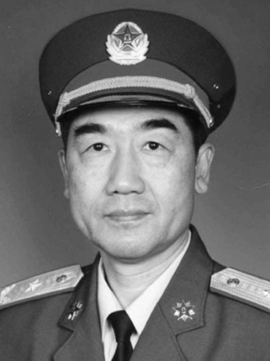 张弛（原总装备部电子信息基础部部长）