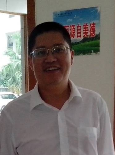 黄连东(射洪县太和中学校长)