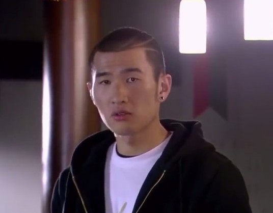 齐啸云(中国台湾偶像剧《篮球火》剧中的人物)