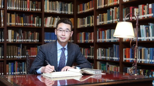 于越(东方剑桥教育集团董事长兼总裁)