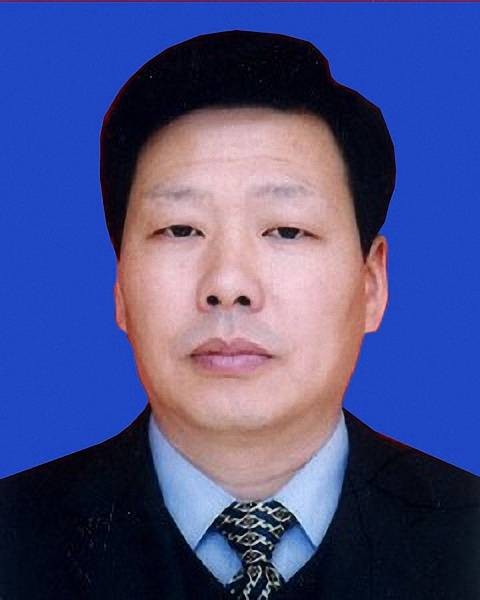 周京（湖北省宜昌市人大常委会委员、市人大财经委主任委员）