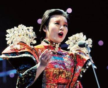 龚琳娜事件
