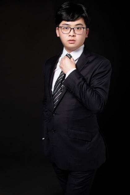 夏阳(恒大集团GIR总裁兼恒大汽车集团金融部常务副部长)