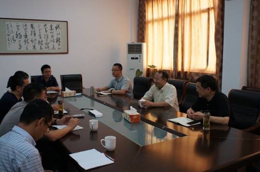 杨江（原文山地委书记兼军分区司令员）