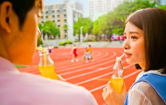 我与世界只差一个你(2016年程中豪、王凯执导电影)