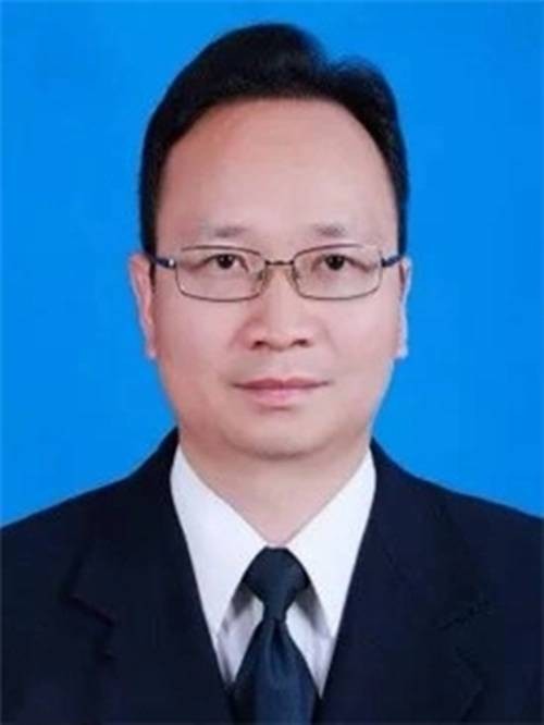 董旭斌