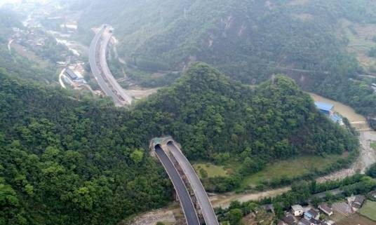 峨眉山—汉源高速公路