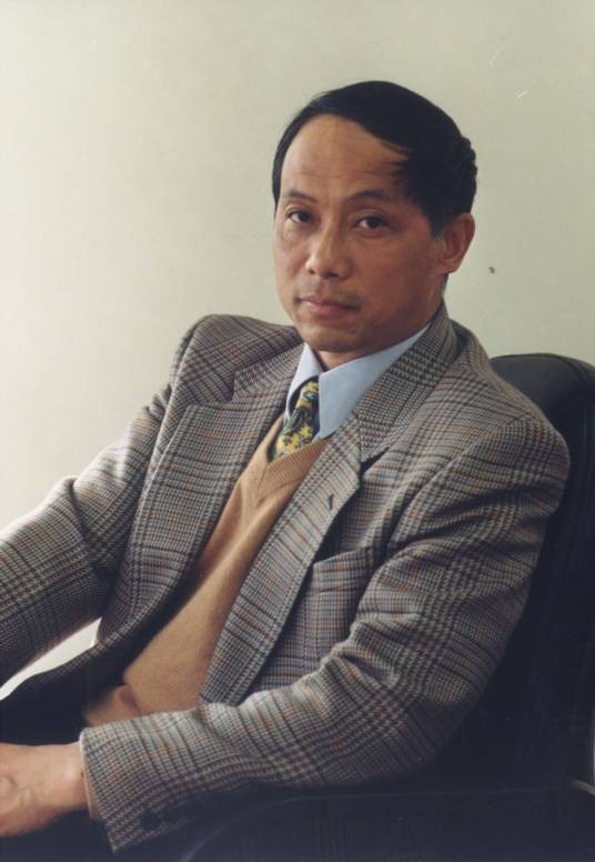 杨东明（河南省作家协会副主席）