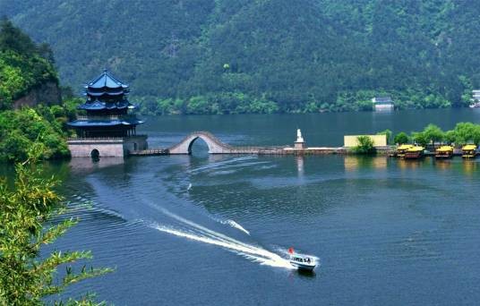 富春江小三峡