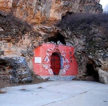 蝙蝠洞村（云南省红河州弥勒县西一镇下辖村）