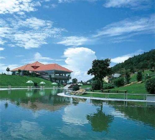 泮坑村(广东省江门市鹤山市共和镇泮坑村)
