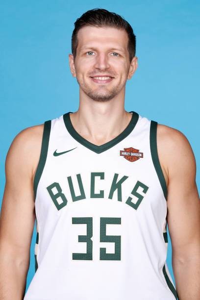 米尔扎·泰勒托维奇