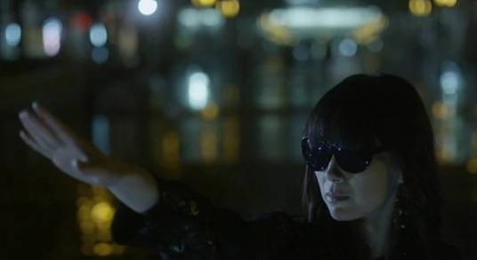 地底女