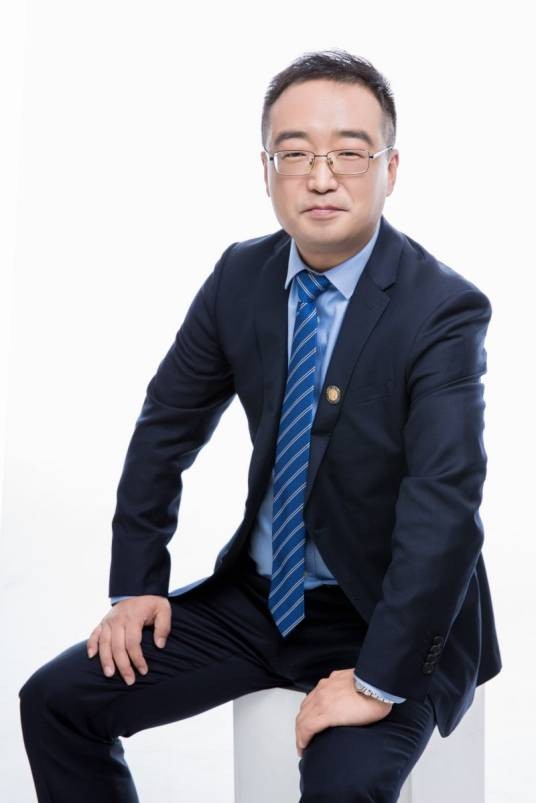 刘辰(湖南勤人坡律师事务所高级合伙人、副主任)