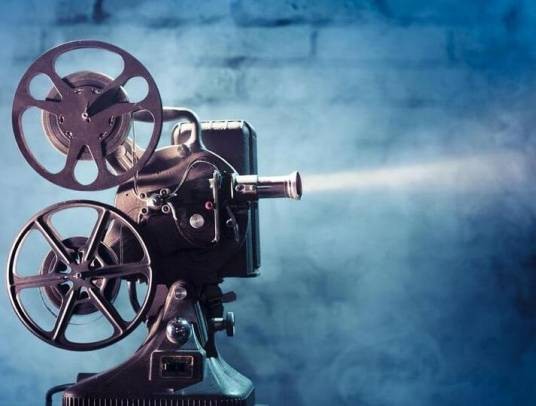 电影放映机（放映电影的机器）