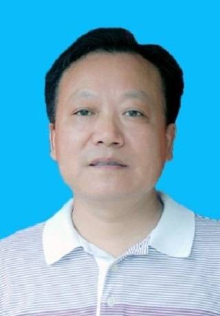 熊杰（安徽省庐江县人大常委会副主任）