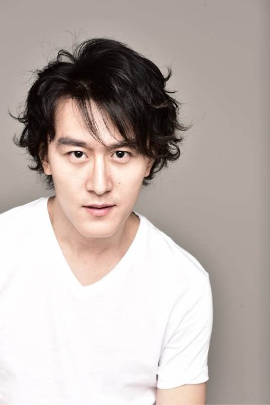 李劲峰(北京人民艺术剧院演员)
