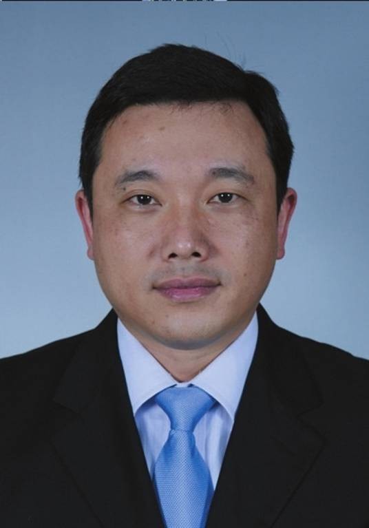 陈强(上海市松江区城市管理行政执法局党委委员、副局长,执法大队副大队长)