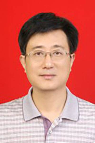 李鸣（江西省宜春市铜鼓县人大常委会一级调研员）