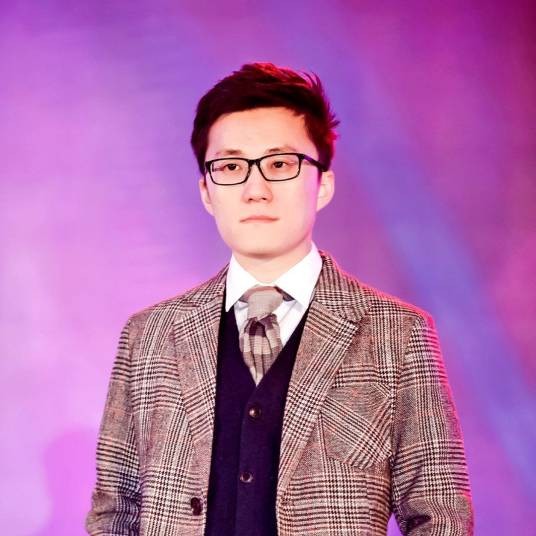 李伟（尚妆网CEO）