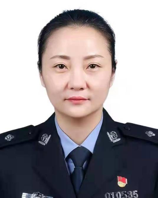徐雯(贵州省习水县人民政府原副县长、习水县公安局原局长)