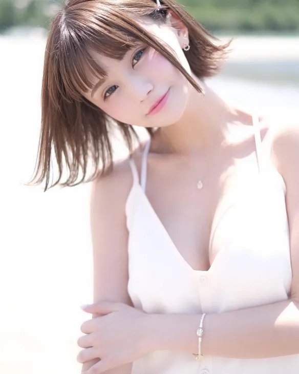 童颜萌妹みもれもん诱惑力全开不怕羞!事业线有诚意!