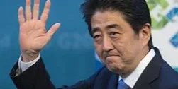 中枪刚倒地时安倍还能说话,中了第一枪后,安保人员为何没能保护好他?