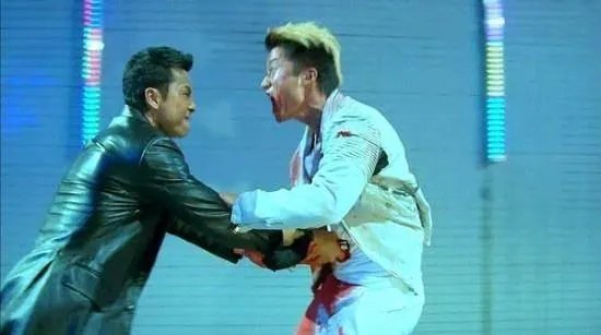甄子丹点赞侮辱吴京的微博是手滑还是被盗号了?