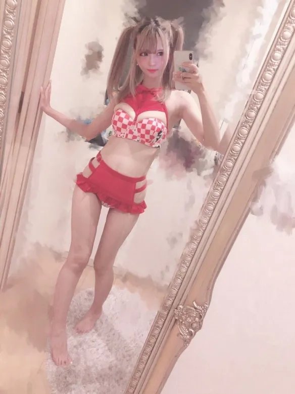 岛国童颜美女“かりん(様)”图集赏 傲人双峰很吸睛！