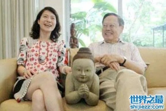 翁帆为杨振宁产下一子是假的,杨振宁行将就木不中用