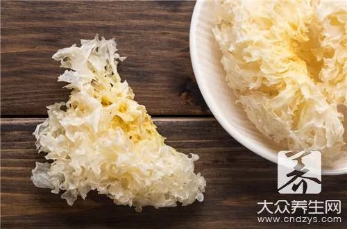 红枣银耳莲子汤的营养价值