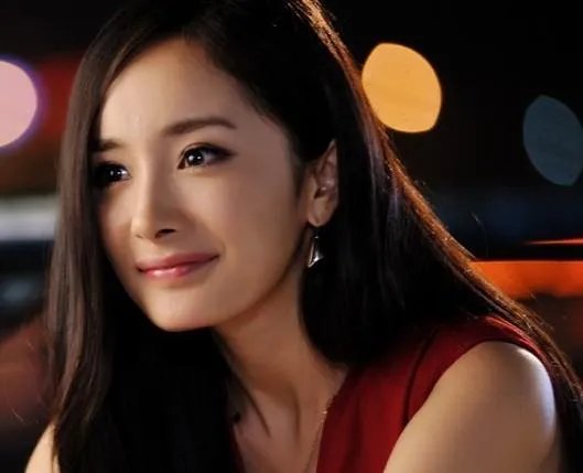 杨幂整容了吗?
