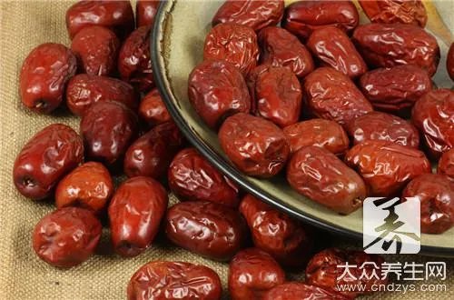 红枣银耳莲子汤的营养价值