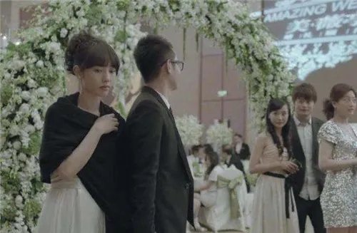 前男友结婚了该去吗 前男友结婚了什么滋味