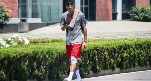 中国男篮集训队首次人员调整,将会有何大动作?