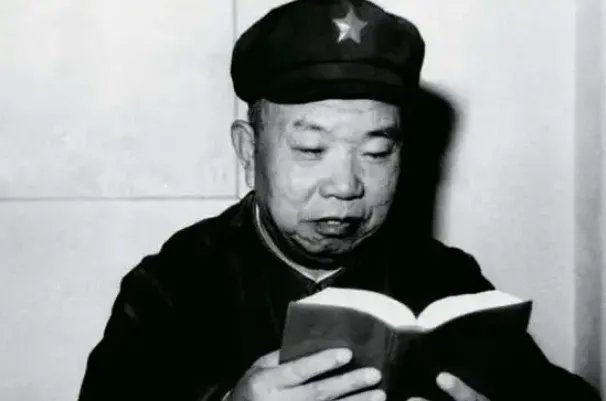 开国十大将军,粟裕是开国将军之首,黄克诚仅排第三