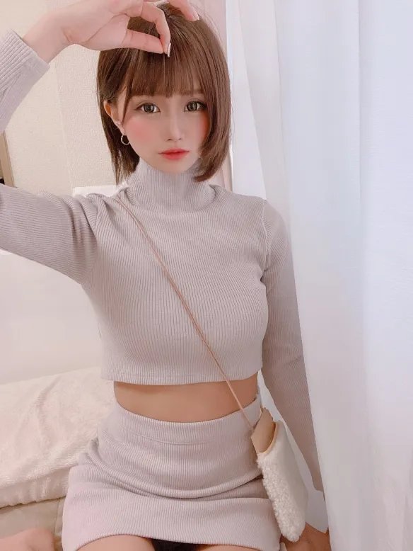 童颜萌妹みもれもん诱惑力全开不怕羞!事业线有诚意!