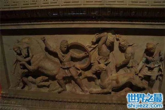 亚历山大石棺被封存两千多年,三具骷髅身份至今成谜