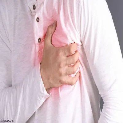 左边胸部里面隐隐痛怎么回事