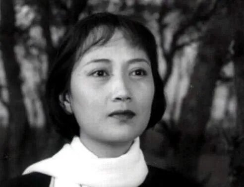 王晓棠简历盘点漫长演绎道路 全军影视界第一位女将军