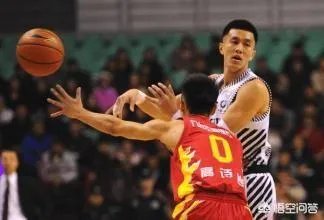 赵继伟突然受伤,辽宁队有意新赛季召回高诗岩,吉林队会同意吗?