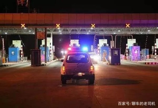 禁鸣喇叭的路上,一定要按喇叭提醒他人该怎么办?